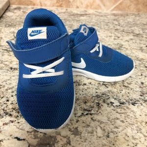Toddler Nike Tanjun size 7C